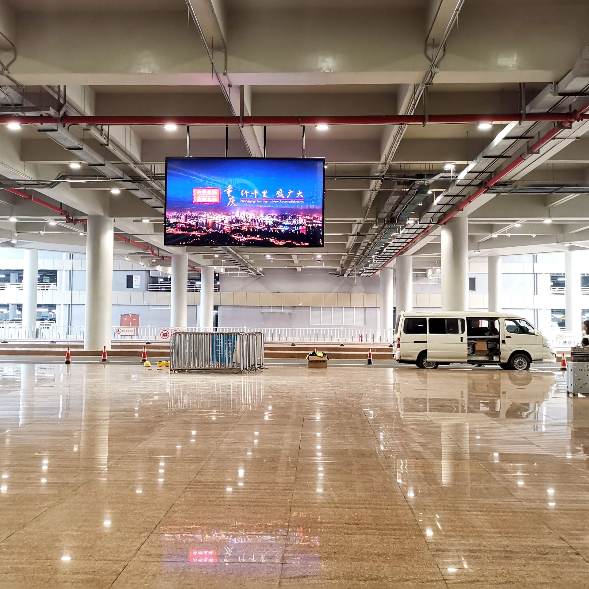 江北國際機場T3旅游大巴站臺室內(nèi)全彩P3屏